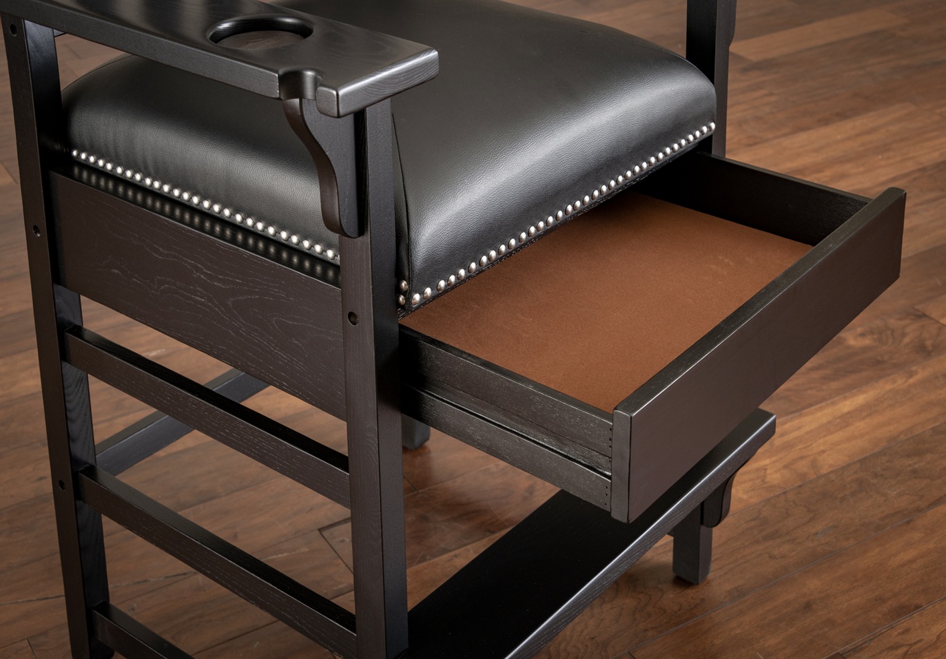 King Viewing Chair - Image 7